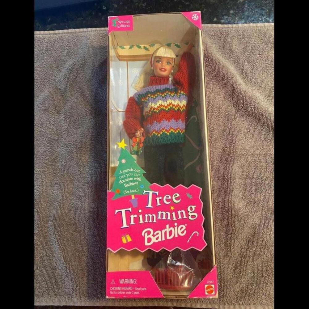 Tree trimming‎ Barbie